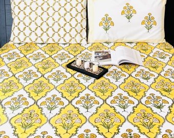 Elegant Hand Block Print Bedsheet with 2 Pillow Covers, Premium Soft Cotton, Bedroom Décor