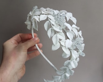 Leaf headband Silver wedding headpiece Bridal crystal crown White leaves