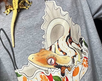 Lilly White Crested Gecko Hammock Unisex Crewneck Reptile T-shirt