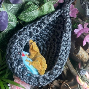 Water-resistant Paracord Basket Reptile Rodent Amphibian Hide / Hammock