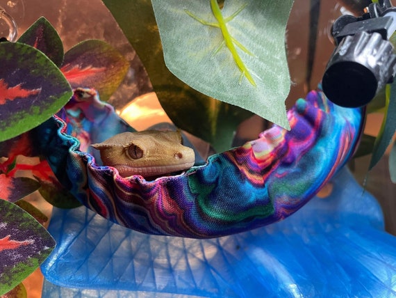 Water-resistant Wipeable Gecko / Amphibian / Small Rodent Hammock Hide in 70+ Designs