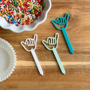 Set de adornos para tarta Shaka / Fiesta temática de surfistas / Adorno para tarta de playa / Palillos para cupcakes con forma de mano Shaka / Decoración para tarta The Big One