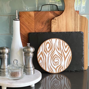 White Woodgrain Cork Trivet / Wood Slice Kitchen Trivet / Cork Hot Pads / Hostess Gift / Kitchen Décor / White Wood Grain Kitchen Décor
