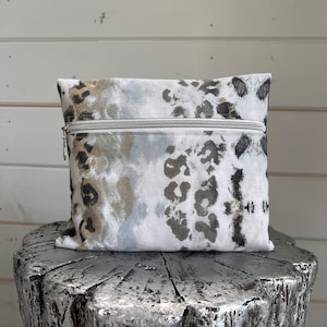 Abstract Cheetah Print Cosmetic Bag / Animal Print Zipper Pouch / Front Zip Toiletry Bag / Make-up Bag / Cheetah Bag