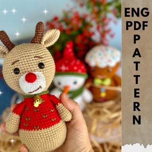 Modello inglese con cervo all&#39;uncinetto, motivo ornamento natalizio Amigurumi