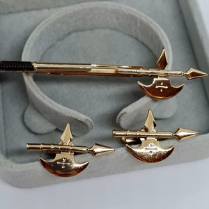 HICKOK battle axe cufflinks and tie bar set Gold tone metal vintage cufflink set for men