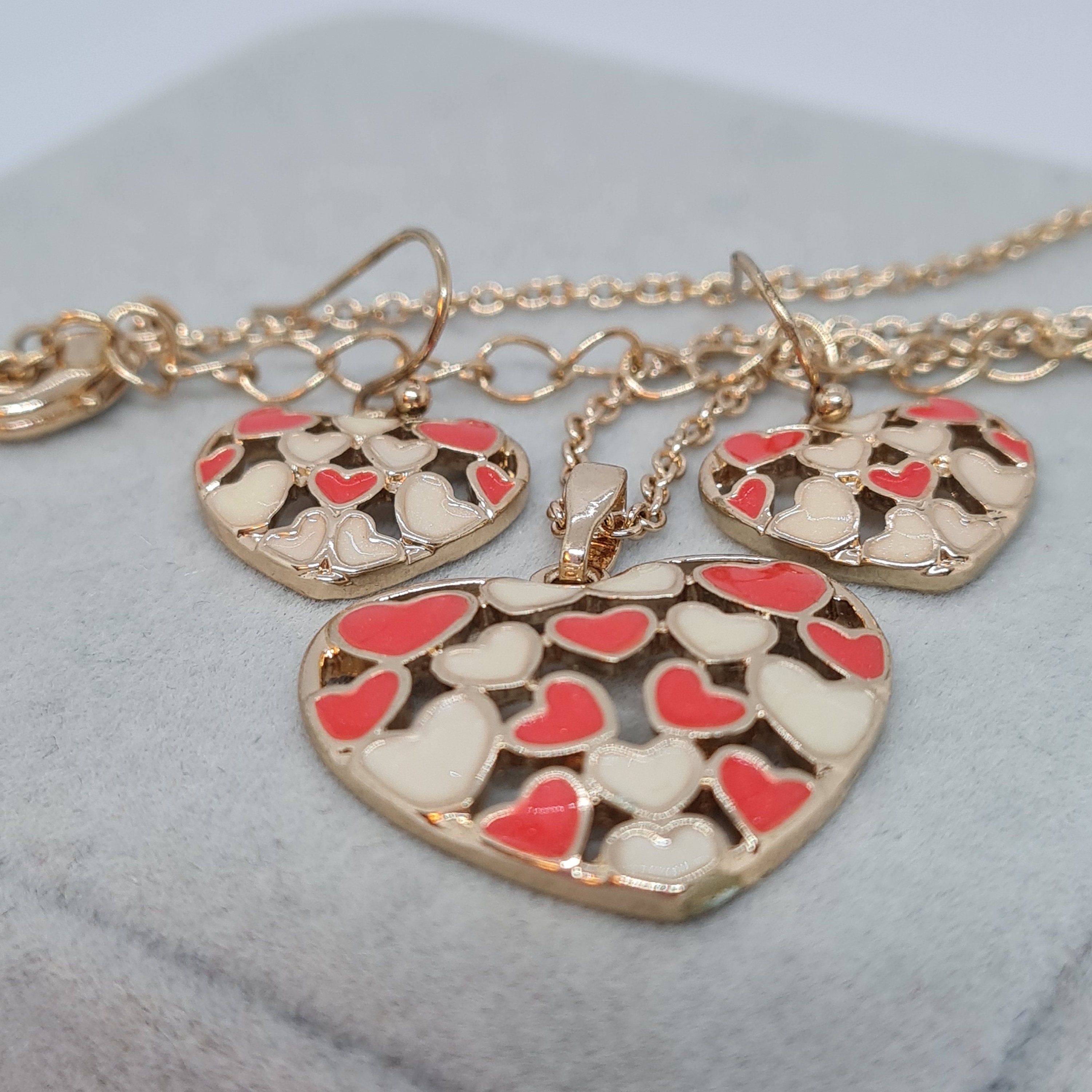 Collier Et Boucles D'oreilles Romantiques Avon - Coffret Cadeau - Neuf Sans Emballage