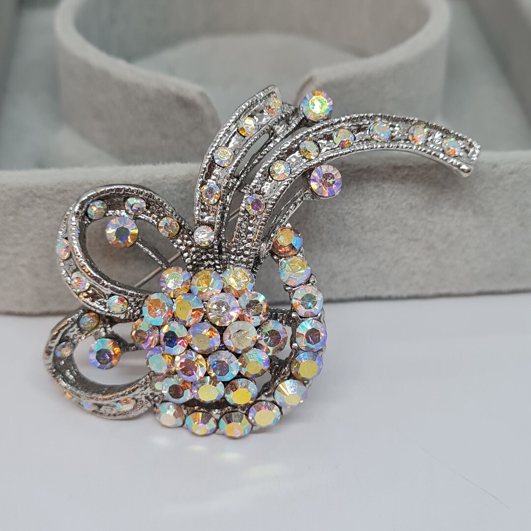 Broche Fleurs Métal Argenté Avec Strass - Neuf Sans Emballage - Éclatant Et Féminin