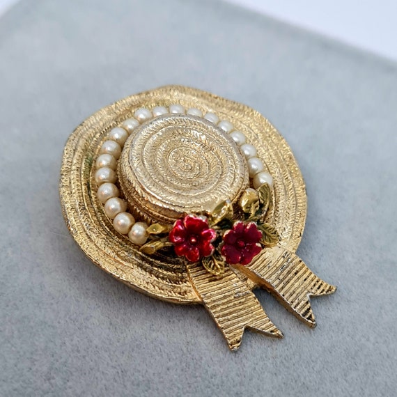 Vintage CINER hat brooch Textured gold tone metal… - image 1