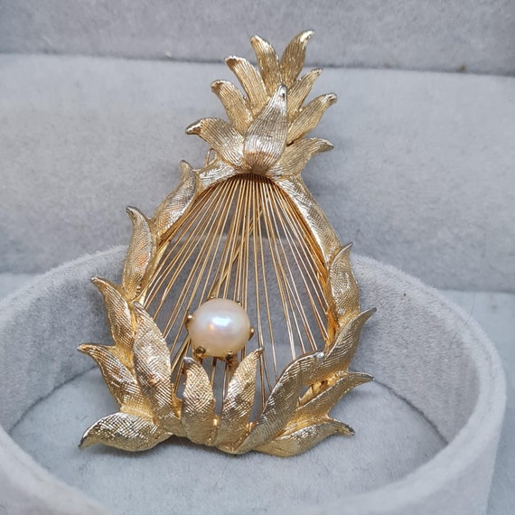 Vintage texturée et polie, grande broche atomique détaillée en forme d