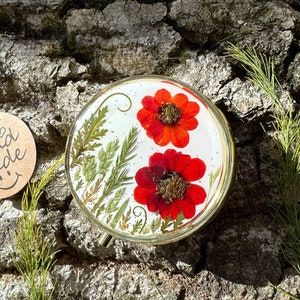 Real dried flowers pill box, Pill organizer, Vitamin organizer, Pill case, Pill container, Cute pill box, Pillendose, Pressed flower art
