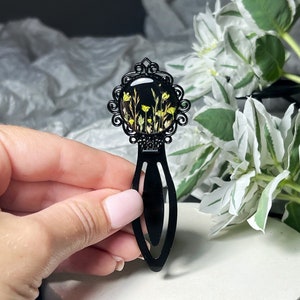 Pressed flower bookmark, Resin bookmark, Metal bookmark, Custom bookmark, Cute bookmark, Bookmark personalized, Bookmark for women