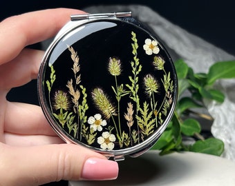 Daisy pocket mirror, Compact mirror, Hand mirror, Makeup mirror, Small mirror, Custom mirror,  Pressed flower art, Real dried flowers mirror