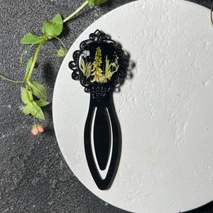 Pressed flower bookmark, Resin bookmark, Metal bookmark, Custom bookmark, Cute bookmark, Bookmark personalized, Bookmark for women