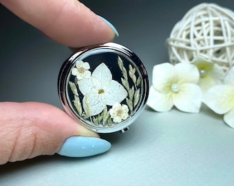 Real dried flowers pill box, Pill box, Pill organizer, Cute pill box, Pill case, Daily pill box, Pill box art, Pill case cute, Funny pill