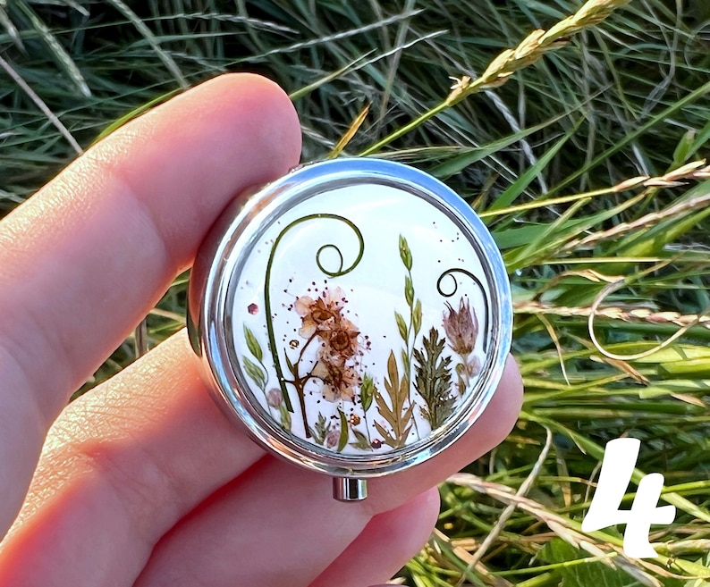 Real dried flowers pill box, Small pill box, Pill box, Pill organizer, Cute pill box, Pill case, Daily pill box, Pill box art,Pill case cute image 4