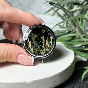 Tiny pill box, Pill organizer, Pill case, Pill container, Small pill box , Mini pill box, Pill box for purse, Round pill box