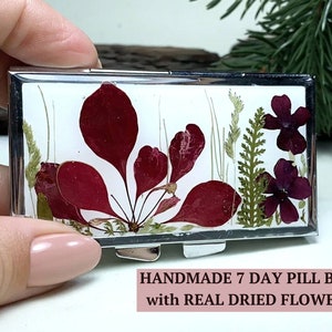 7 day pill box, Pill organizer, Pill case, Pill box, Weekly pill organizer, Weekly pill box, Flowers pill case cute, Large pill container