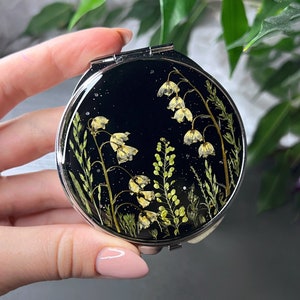 Pocket mirror, Compact mirror, Hand mirror, Makeup mirror, Small mirror, Custom mirror,  Pressed flower art, Real dried flowers mirror