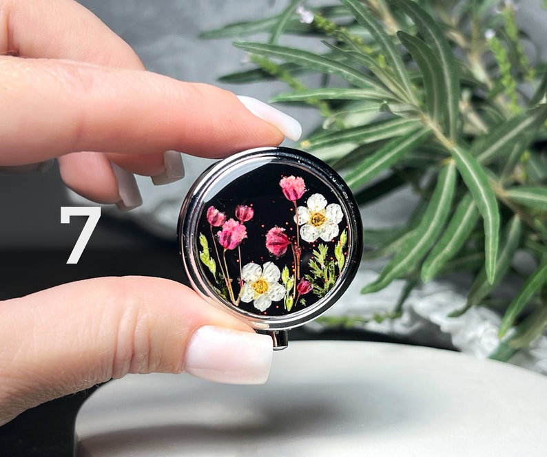 Real dried flowers pill box, Small pill box, Pill box, Pill organizer, Cute pill box, Pill case, Daily pill box, Pill box art,Pill case cute image 7