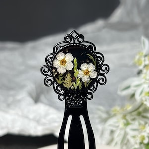 Pressed flower bookmark, Resin bookmark, Metal bookmark, Custom bookmark, Cute bookmark, Bookmark personalized, Bookmark for women