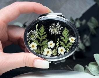 Real dried flowers mirror, Pocket mirror, Compact mirror, Hand mirror, Makeup mirror, Small mirror, Custom compact mirror, Bridesmaid mirror