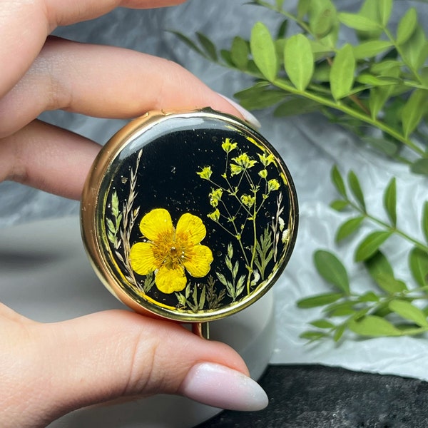 Real dried flowers pill box, Pill organizer, Vitamin organizer, Pill case, Pill container, Cute pill box, Pillendose, Pressed flower art