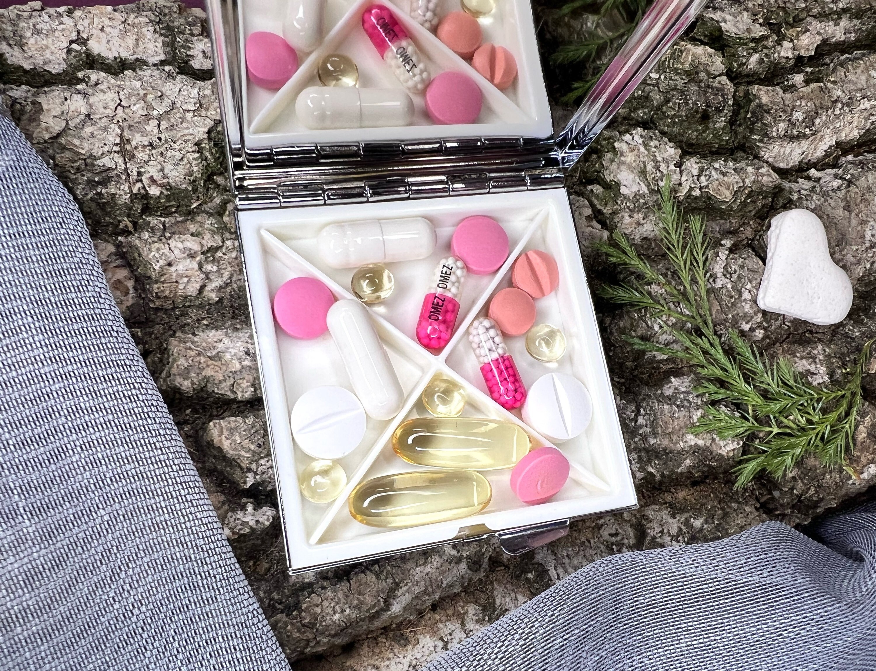 Real Dried Flowers Pill Box Pill Box Small Pill Box Cute Etsy