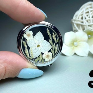 Real dried flowers pill box, Small pill box, Pill box, Pill organizer, Cute pill box, Pill case, Daily pill box, Pill box art,Pill case cute image 2