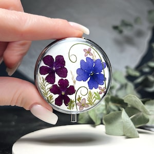 Real dried flowers pill box, Pill organizer, Vitamin organizer, Pill case, Pill container, Cute pill box, Pillendose, Pills, Pill dispenser