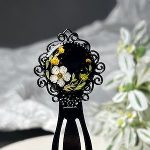 Pressed flower bookmark, Resin bookmark, Metal bookmark, Custom bookmark, Cute bookmark, Bookmark personalized, Bookmark for women