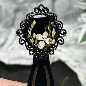 Pressed flower bookmark, Resin bookmark, Metal bookmark, Custom bookmark, Cute bookmark, Bookmark personalized, Bookmark for women