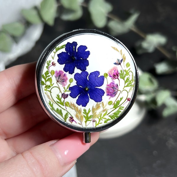 Real dried flowers pill box, Pill organizer, Vitamin organizer, Pill case, Pill container, Cute pill box, Pillendose, Pills, Pill dispenser