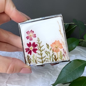 Real dried flowers mirror, Pocket mirror, Compact mirror, Hand mirror, Makeup mirror, Small mirror, Custom compact mirror,  Handheld mirror