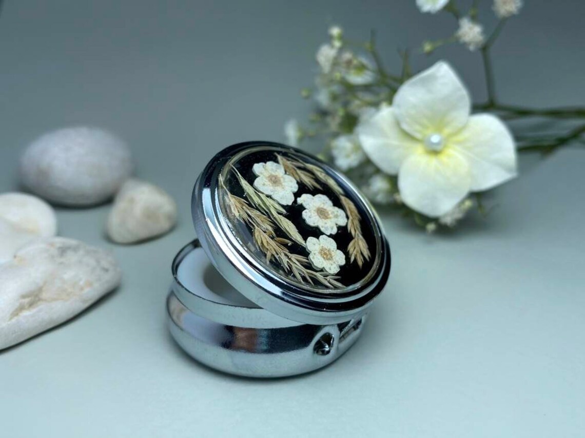 Real Dried Flowers Pill Box Small Pill Box Pill Box Pill Etsy