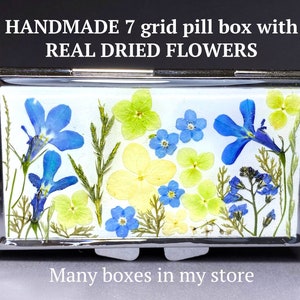 7 day pill box, Pill organizer, Pill case, Pill box, Weekly pill organizer, Weekly pill box, Flowers pill case cute, Large pill container