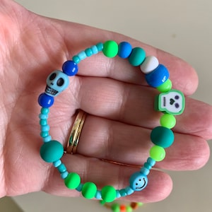 Halloween bracelet, sensory fidget bracelet, stretchy bracelet, skull, smiley face, evil eye, acrylic beads, kids gift