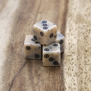 Viking six sided D3 Dice - Bone / Horn optics