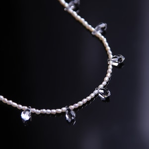 Elegant White Rice Pearl Necklace with Clear Swarovski Crystal Teardrops Nr.9 - Alternative Summer Jewelry with Sterling Silver