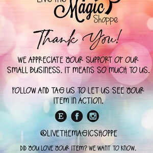 K&ouml;nnte beinhalten: Eine farbenfrohe Grafik mit dem Text "Live the Magic Shoppe" und "Thank You!" in einer Schreibschrift. Das Bild enth&auml;lt Social-Media-Symbole und einen Aufruf zum Teilen des Artikels. Der Hintergrund hat einen Bokeh-Effekt.