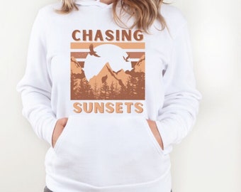 Chasing Sunsets Hoodie, Retro Sunset Hoodies, Mountain Sweatshirts for Women, Retro Hiking Shirts, Sunset Shirts for Her, Nature Lover Gift