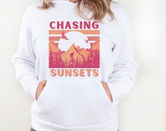 Chasing Sunsets Hoodie, Retro Sunset Hoodies, Mountain Sweatshirts for Women, Retro Hiking Shirts, Sunset Shirts for Her, Nature Lover Gift