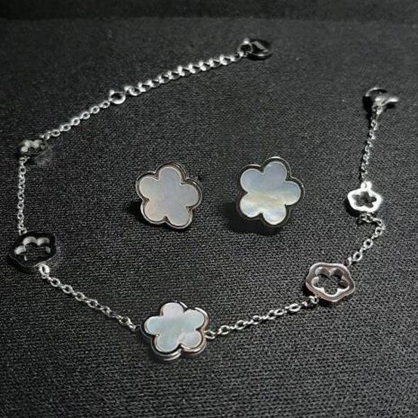 Set of Leaf clover bracelet and earrings,Mother of Pearl,Silver Woman ,Lucky Bracelet,Charm Bracelet,Stainless steel Dupe Trendy