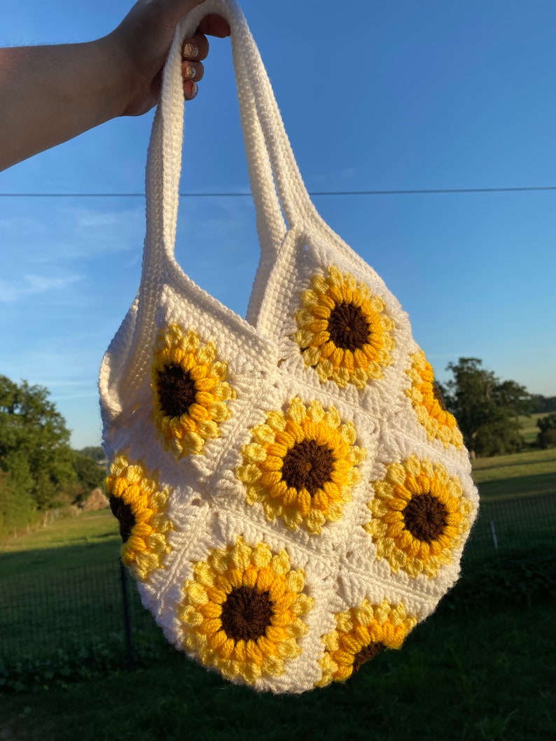 Gehäkelte Tasche Sonnenblumenmuster weiß, orange, gelb, braun Bild 1