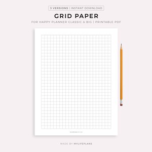 Może przedstawiać: Biała papierowa kratka, drukowany plik PDF dla Happy Planner Classic & Big. Papier ma wzór kratki z równomiernie rozmieszczonymi liniami. Żółty ołówek z różową gumką znajduje się po prawej stronie. Tekst brzmi "GRID PAPER".