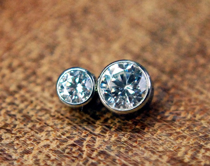 Double Gem End - Bezel Set CZ - Internally threaded Implant grade titanium - 1.2mm / 16 gauge - Crystal