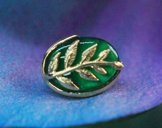 Junipurr Threadless 14k Yellow Gold Valencia End - Push fit - Chrysoprase - Oval - leaf