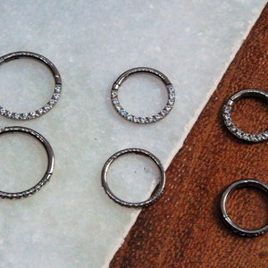 Anillos con bisagras/clicker de titanio con pavé completo y gemas - Cristal CZ - Varios tamaños: aro, tabique, daith, fosa nasal, hélice, lóbulo de la oreja, etc.