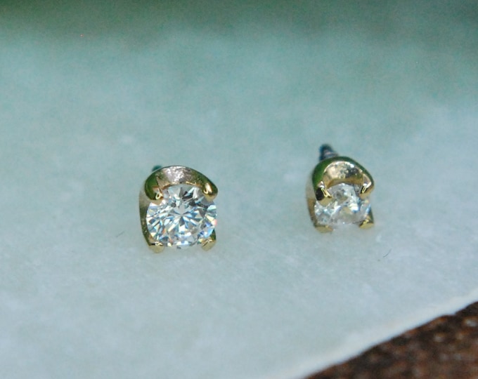 14k Yellow Gold Prong Set CZ Gem Internally Threaded End - Claw Set - Cubic Zirconia, Crystal - 1.2mm / 16ga