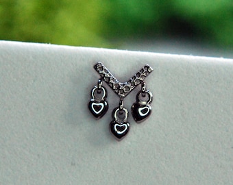 Titanium Threadless Hammered V with Dangle Hearts End - Implant Grade Titanium - Push Fit